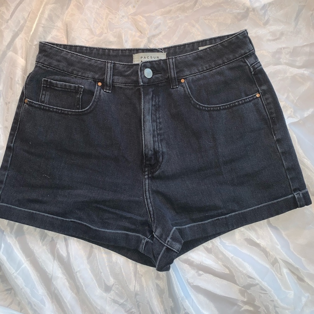 Black Pacsun Mom short